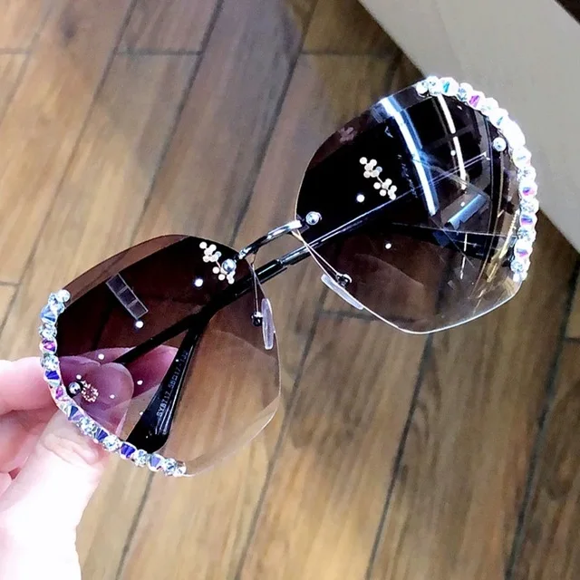 2020 Vintage Fashion Oversized Rimless Sunglasses Women Famous Luxury Brand Design Sexy Diamond Square Sun Glasses For Female
2020 Vintage Fashion Oversized Rimless Sunglasses Women Famous Luxury Brand Design Sexy Diamond Square Sun Glasses For Female