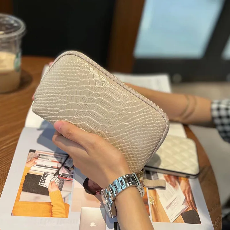 Genuine leather card holder pop it ladies purse kaukko women money clip leather wallet
Genuine leather card holder pop it ladies purse kaukko women money clip leather wallet