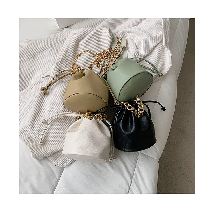Drawstring Designer Bucket Women Armpit Shoulder Purse 2021 New Thick Chains Handbags Ladies Hand Bags Luxury Handbags for Women
Drawstring Designer Bucket Women Armpit Shoulder Purse 2021 New Thick Chains Handbags Ladies Hand Bags Luxury Handbags for Women