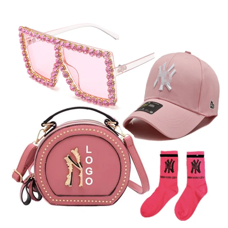 Wholesale Four pieces Hat and Purse Handbags socks and sunglasses set Designer Bucket Hats with Matching Purses Bags
Wholesale Four pieces Hat and Purse Handbags socks and sunglasses set Designer Bucket Hats with Matching Purses Bags