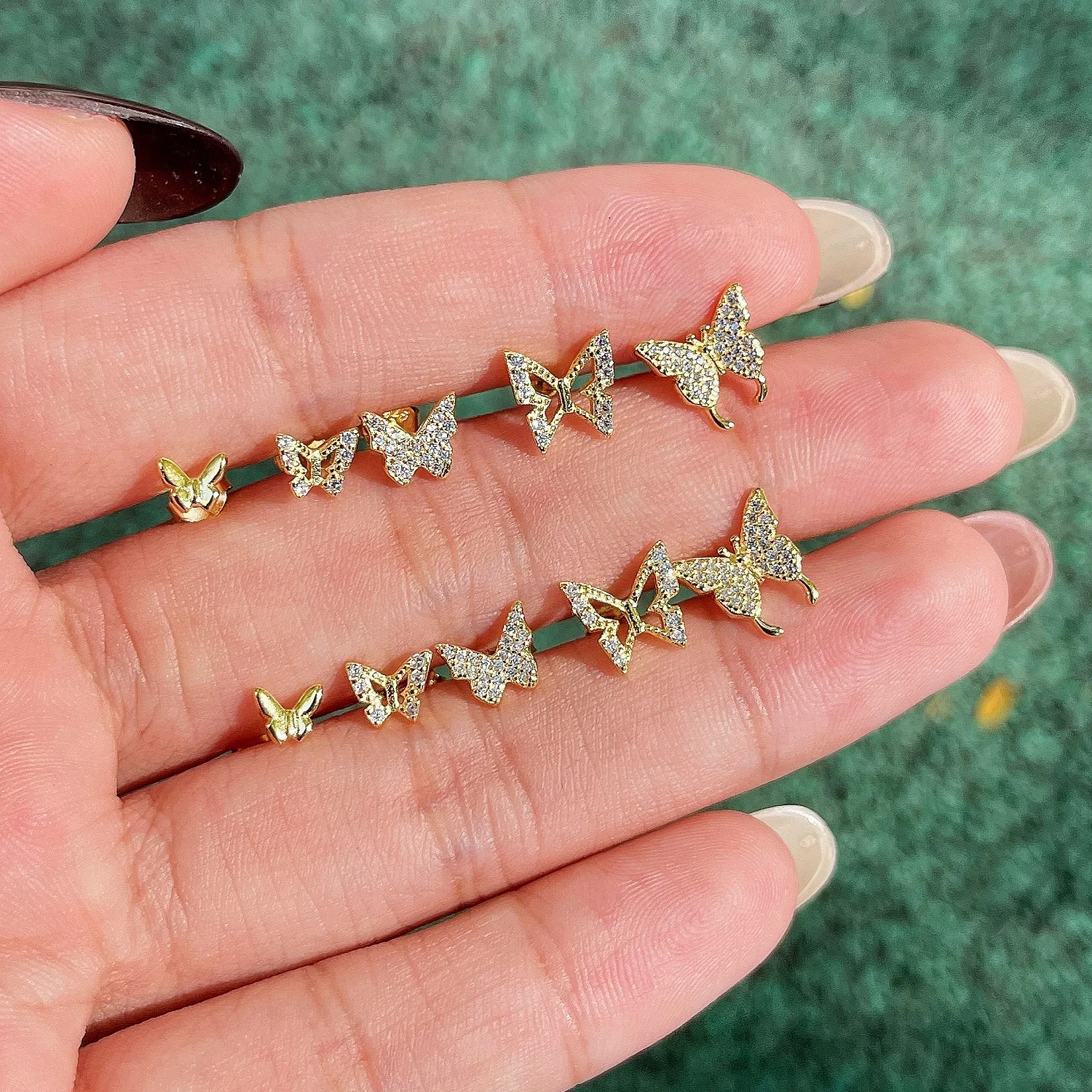 Dylam Hypoallergenic Delicate 18K Carat Gold Plated Earrings Jewelry Butterfly Studs Earrings for Women Sensitive Ears
Dylam Hypoallergenic Delicate 18K Carat Gold Plated Earrings Jewelry Butterfly Studs Earrings for Women Sensitive Ears