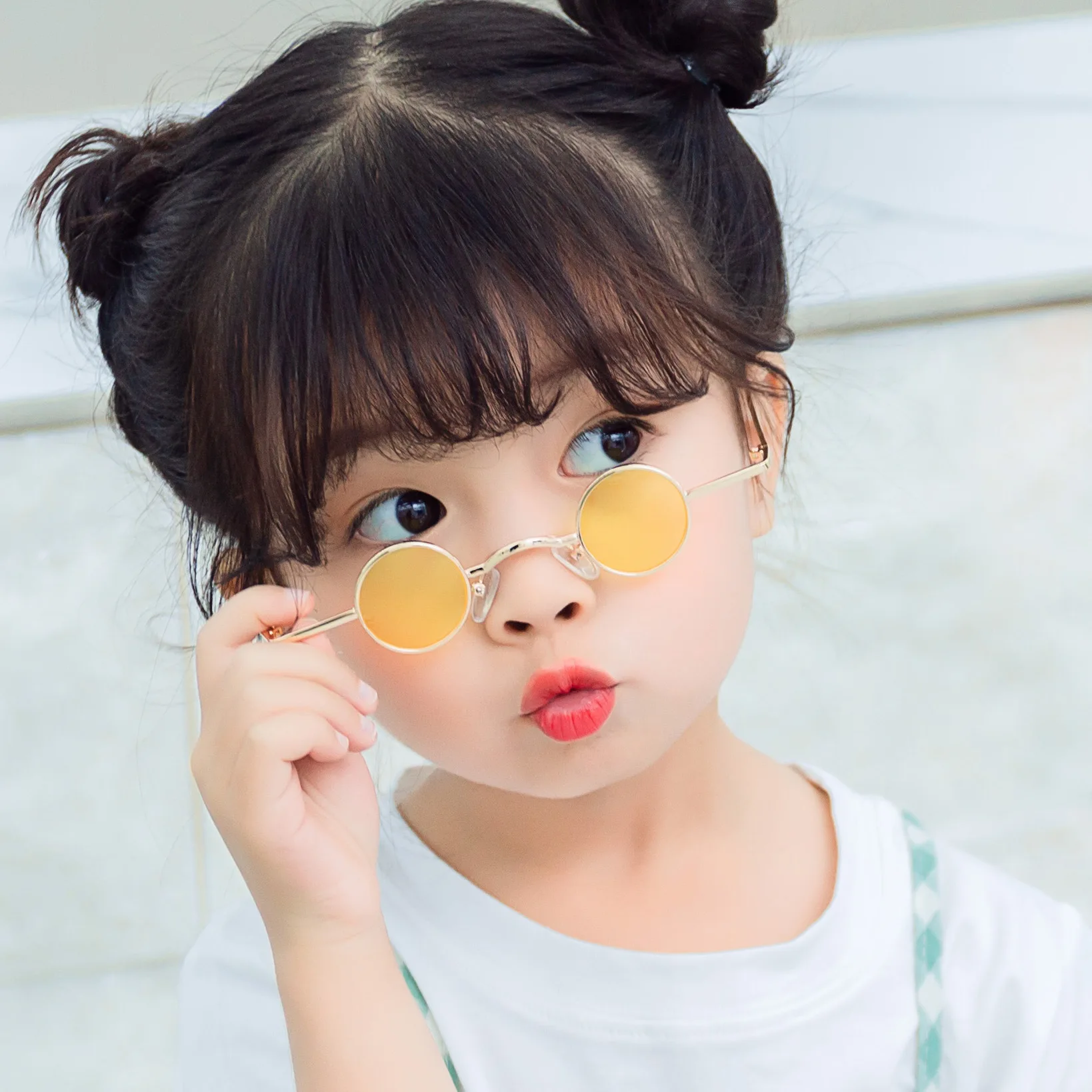 Fashion sunglasses 3-10 years old children small round frame metal frame glasses personality street fashion sunglasses
Fashion sunglasses 3-10 years old children small round frame metal frame glasses personality street fashion sunglasses