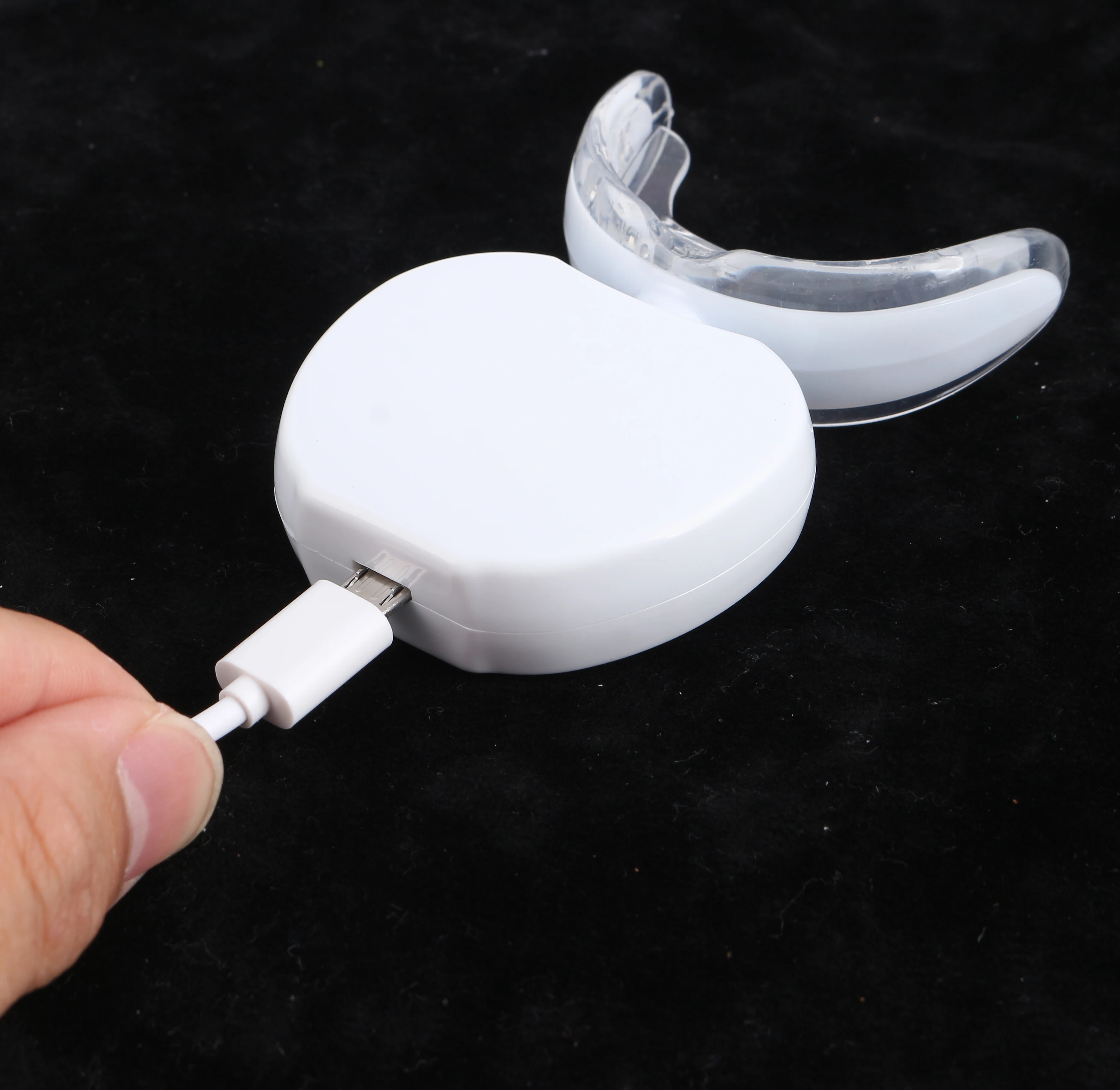 New home rechargeable wireless teeth whitening lamp can be customized LOGO teeth bleaching gel pen kit
New home rechargeable wireless teeth whitening lamp can be customized LOGO teeth bleaching gel pen kit