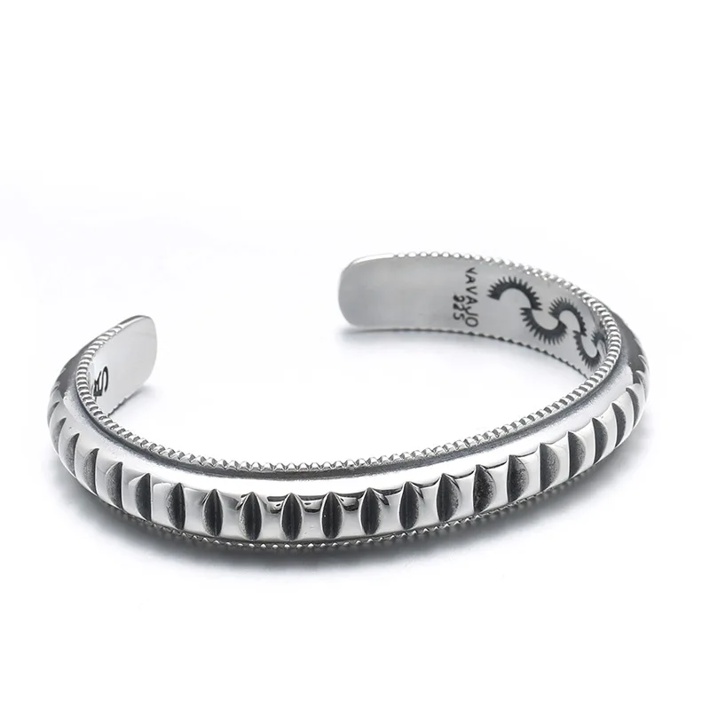 Wholesale Customized S925 Sterling Silver Bangles Bracelets for Men Vintage Retro Glossy Patterns Punk Hip Hop Rock Jewelry
Wholesale Customized S925 Sterling Silver Bangles Bracelets for Men Vintage Retro Glossy Patterns Punk Hip Hop Rock Jewelry