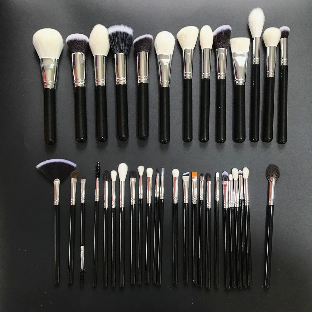 36 pieces luxury classic black wooden handle natural hair synthetic soft and friendly makeup brush set available for distributor
36 pieces luxury classic black wooden handle natural hair synthetic soft and friendly makeup brush set available for distributor