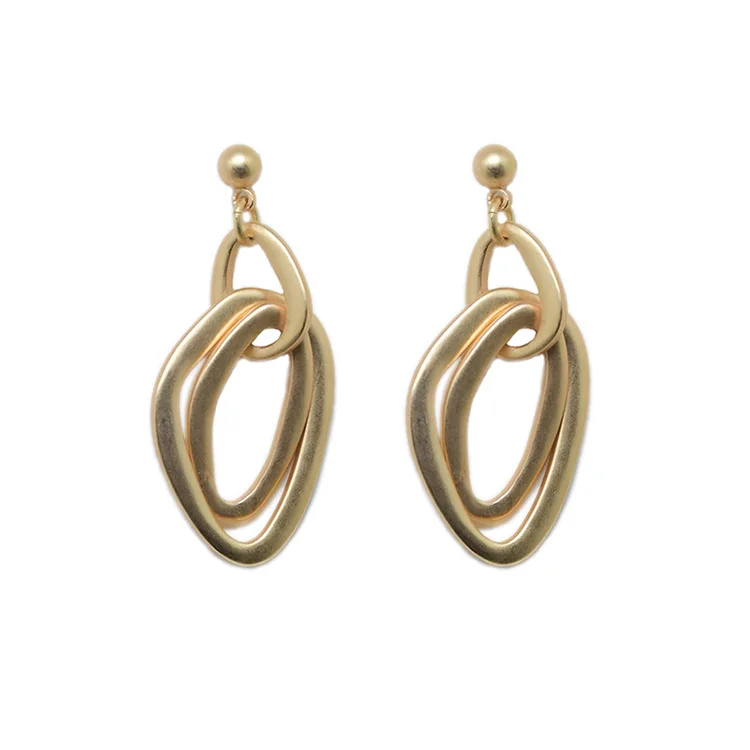2021New fashion simplicity and exaggeration personalized round ring retro silver stud earrings fashion baroque ear rings
2021New fashion simplicity and exaggeration personalized round ring retro silver stud earrings fashion baroque ear rings