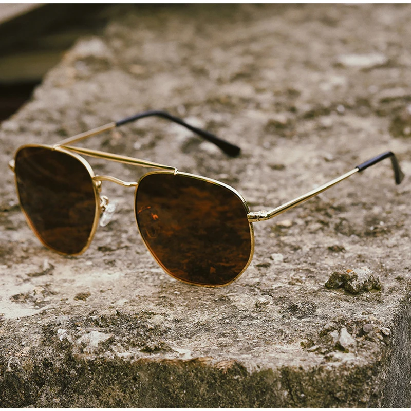 New stylish metal frame outdoor sunglasses uv400 protection polarized lenses unisex men female shades women occhiali da sole 
New stylish metal frame outdoor sunglasses uv400 protection polarized lenses unisex men female shades women occhiali da sole