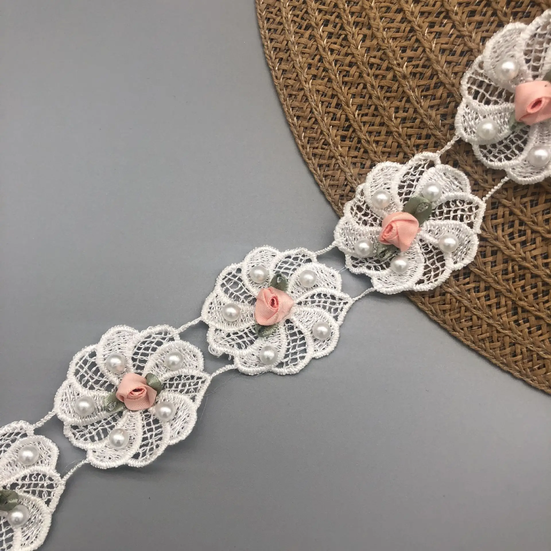 Lovely 3d flower embroidery pearls water-soluble guipure lace trimmings clothing accessories, White and customized color
Lovely 3d flower embroidery pearls water-soluble guipure lace trimmings clothing accessories, White and customized color