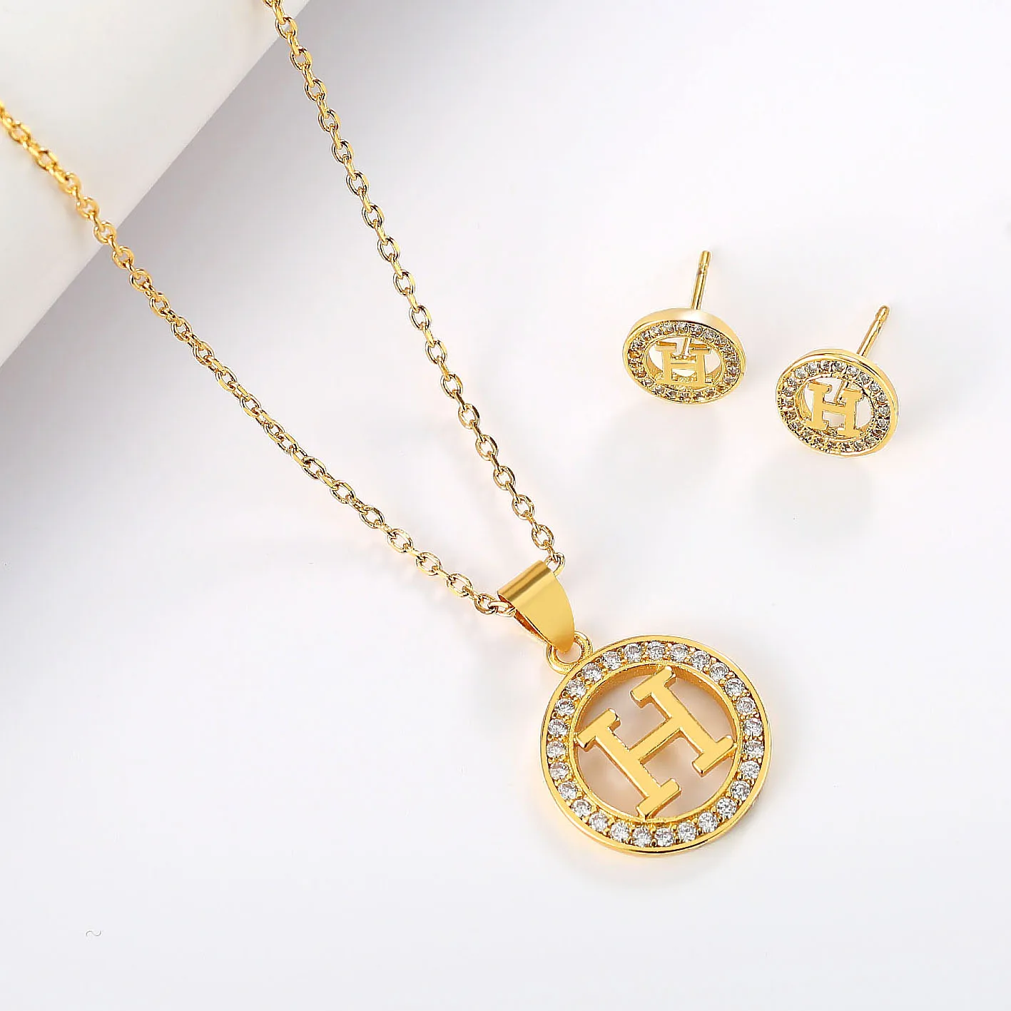 Dubai Bridal 18k Gold Necklace Zircon letter Necklace Earrings Jewelry Set, 18k gold,white
Dubai Bridal 18k Gold Necklace Zircon letter Necklace Earrings Jewelry Set, 18k gold,white