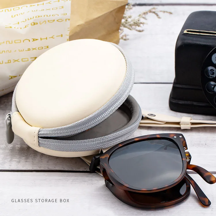 2021 new fashion style woman sunglasses trendy square frame foldable sun glasses custom logo folding sunglasses
2021 new fashion style woman sunglasses trendy square frame foldable sun glasses custom logo folding sunglasses