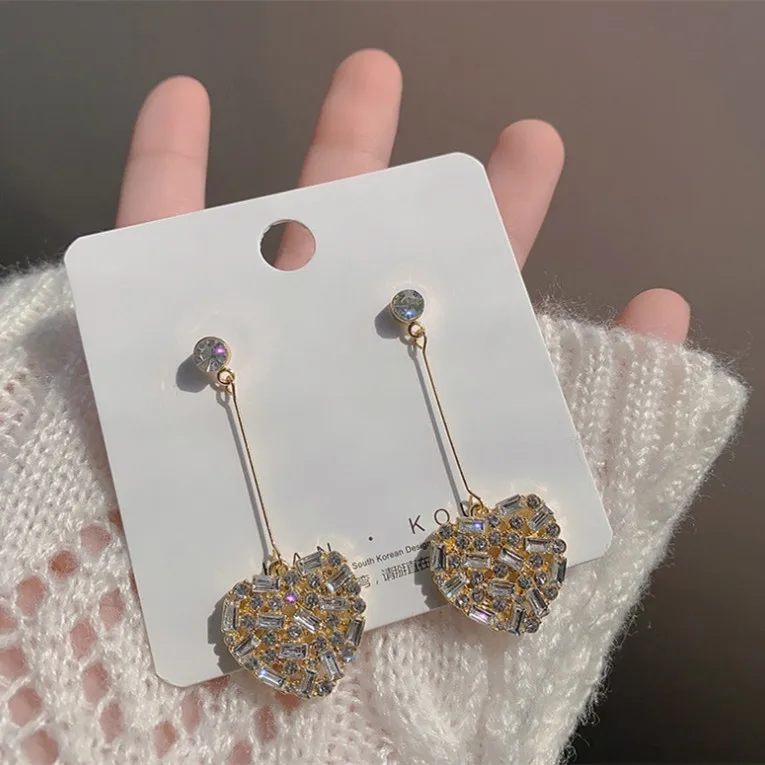 Heart stone long earrings women Korean flash simple love multi color earrings cristal Korean new trend S925 silver
Heart stone long earrings women Korean flash simple love multi color earrings cristal Korean new trend S925 silver