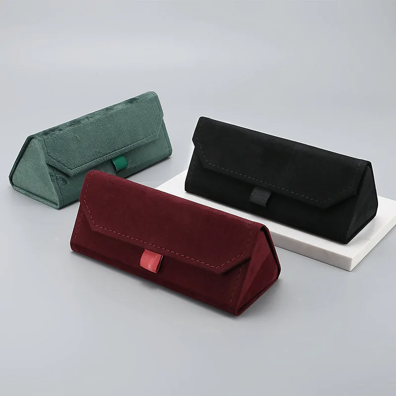 Lmamba custom velvet triangular sunglasses luxury fur glasses packing box pull -hand folding eyeglasses case
Lmamba custom velvet triangular sunglasses luxury fur glasses packing box pull -hand folding eyeglasses case
