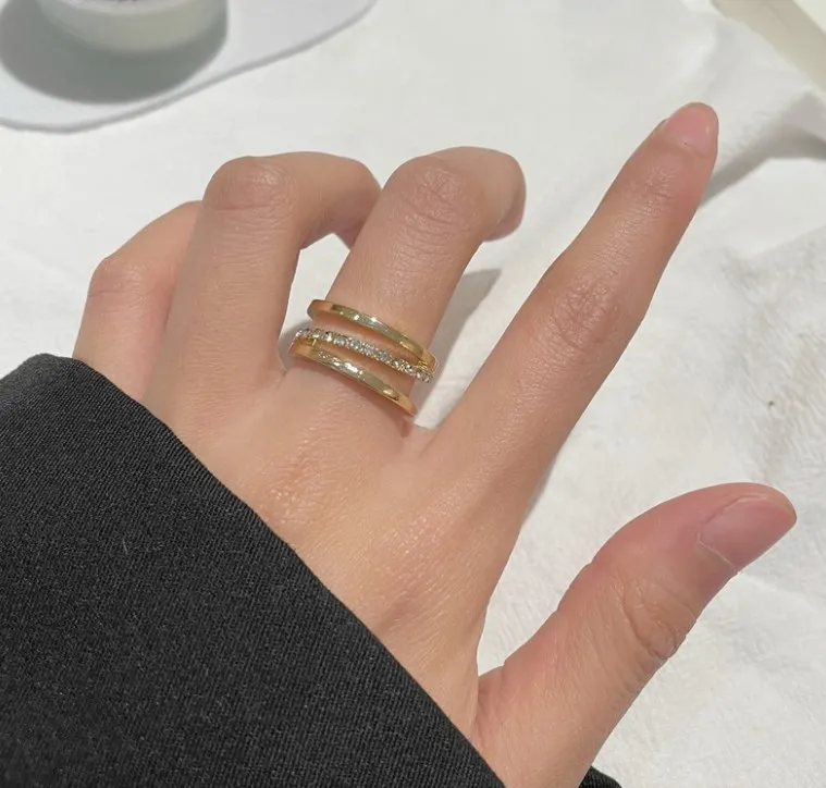 vintage multi finger ring crystal rhinestone Adjustable for new 2021 models middle finger ring, Gold/silver
vintage multi finger ring crystal rhinestone Adjustable for new 2021 models middle finger ring, Gold/silver