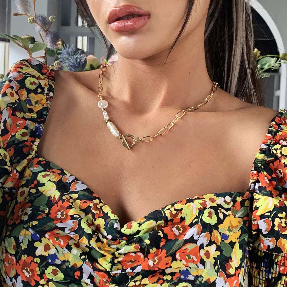 Minimalist fashion unique gold plated alloy imitation half pearl half paperclip chain woman jewellery necklaces
Minimalist fashion unique gold plated alloy imitation half pearl half paperclip chain woman jewellery necklaces