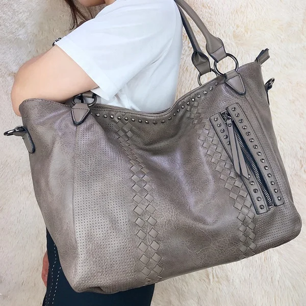 Women Rivet Tassel Big Handbags Female Designer Luxury Tote Bag Ladies Large Capacity Leather Crossbody Shoulder Bag
Women Rivet Tassel Big Handbags Female Designer Luxury Tote Bag Ladies Large Capacity Leather Crossbody Shoulder Bag