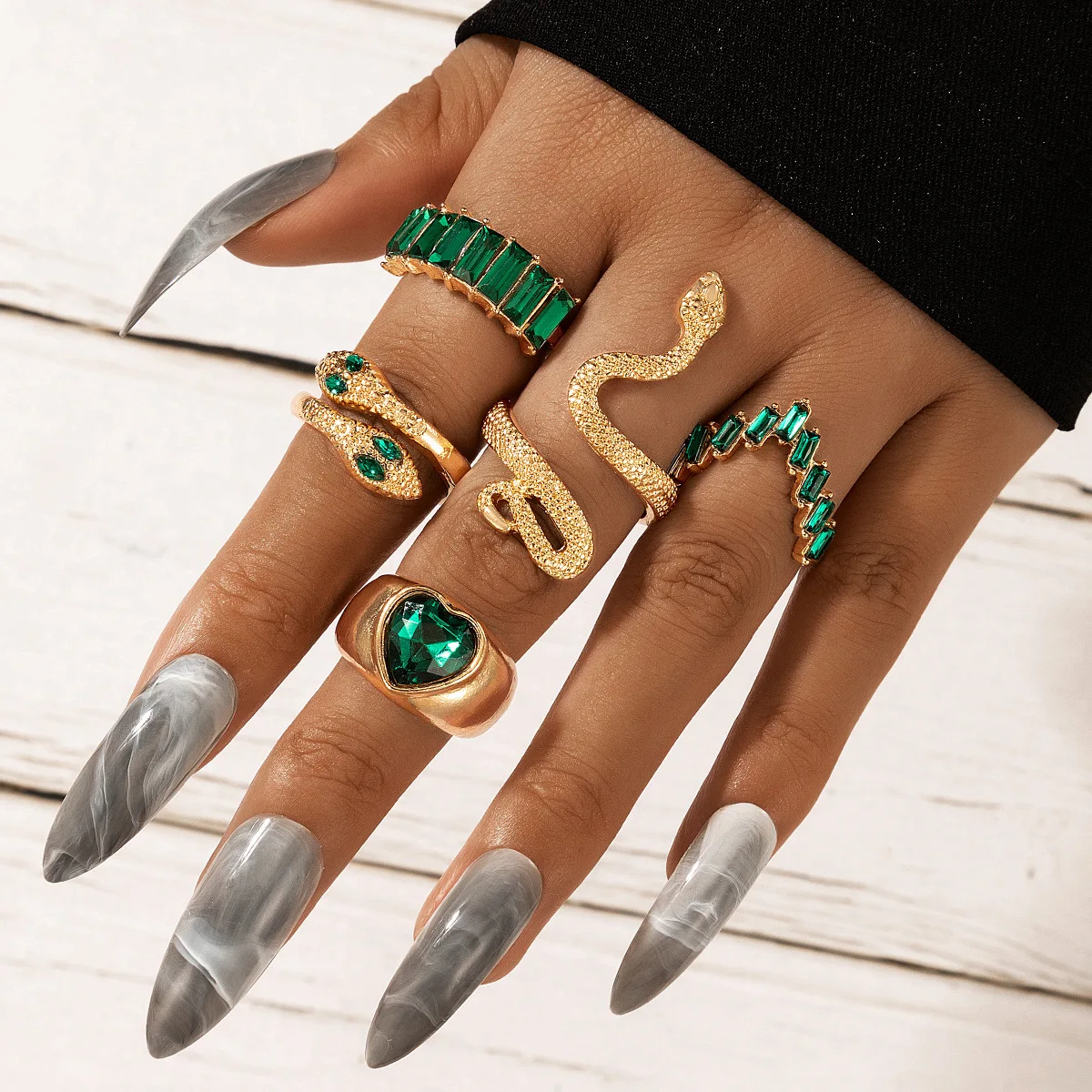 5 Pcs/set trendy luxury green gemstone rings jewelry for women open adjustable snake finger rings, Gold plated
5 Pcs/set trendy luxury green gemstone rings jewelry for women open adjustable snake finger rings, Gold plated