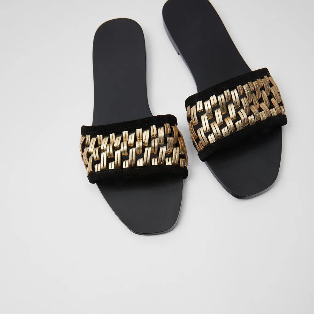 2020 New Best selling female sexy fine women shoes slide flat bling girl diamond sandals slippers, Black
2020 New Best selling female sexy fine women shoes slide flat bling girl diamond sandals slippers, Black