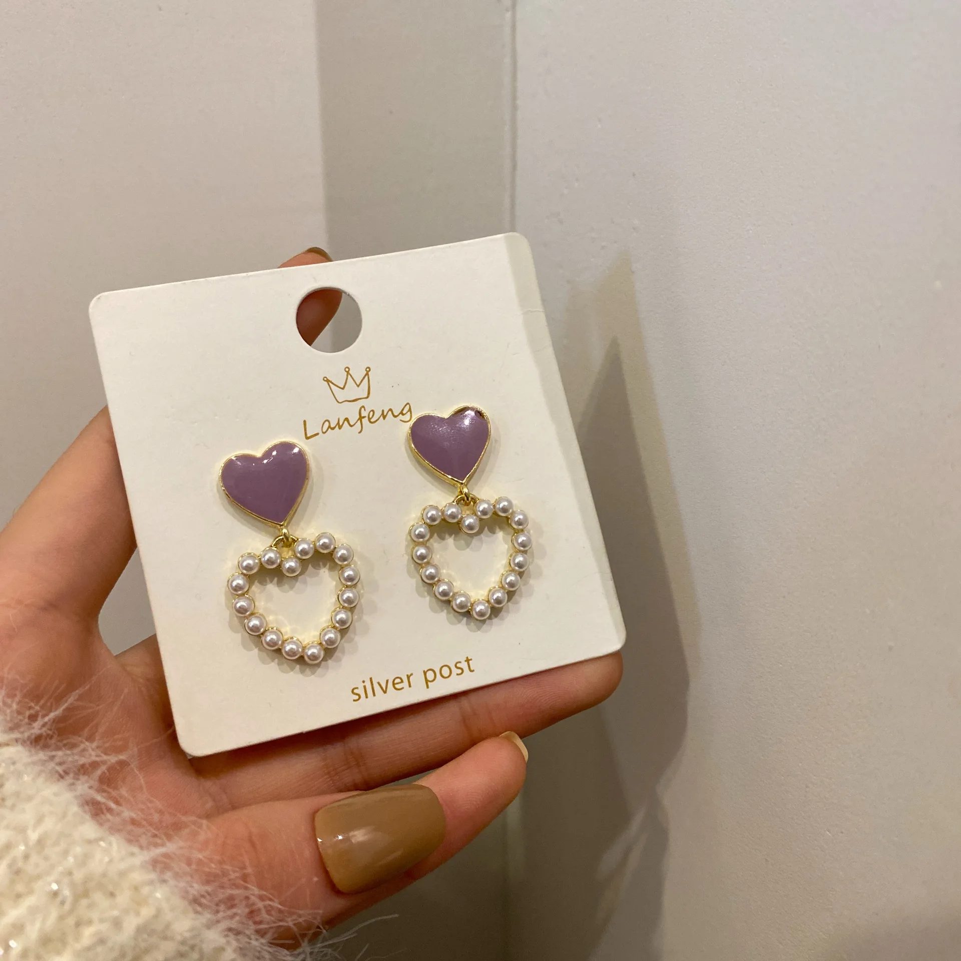 OUYE 925 Silver Sweet Temperament Hollow Love Pearl Earrings Female 2021 New Fashion Personality Retro Earrings, Golden/silver
OUYE 925 Silver Sweet Temperament Hollow Love Pearl Earrings Female 2021 New Fashion Personality Retro Earrings, Golden/silver