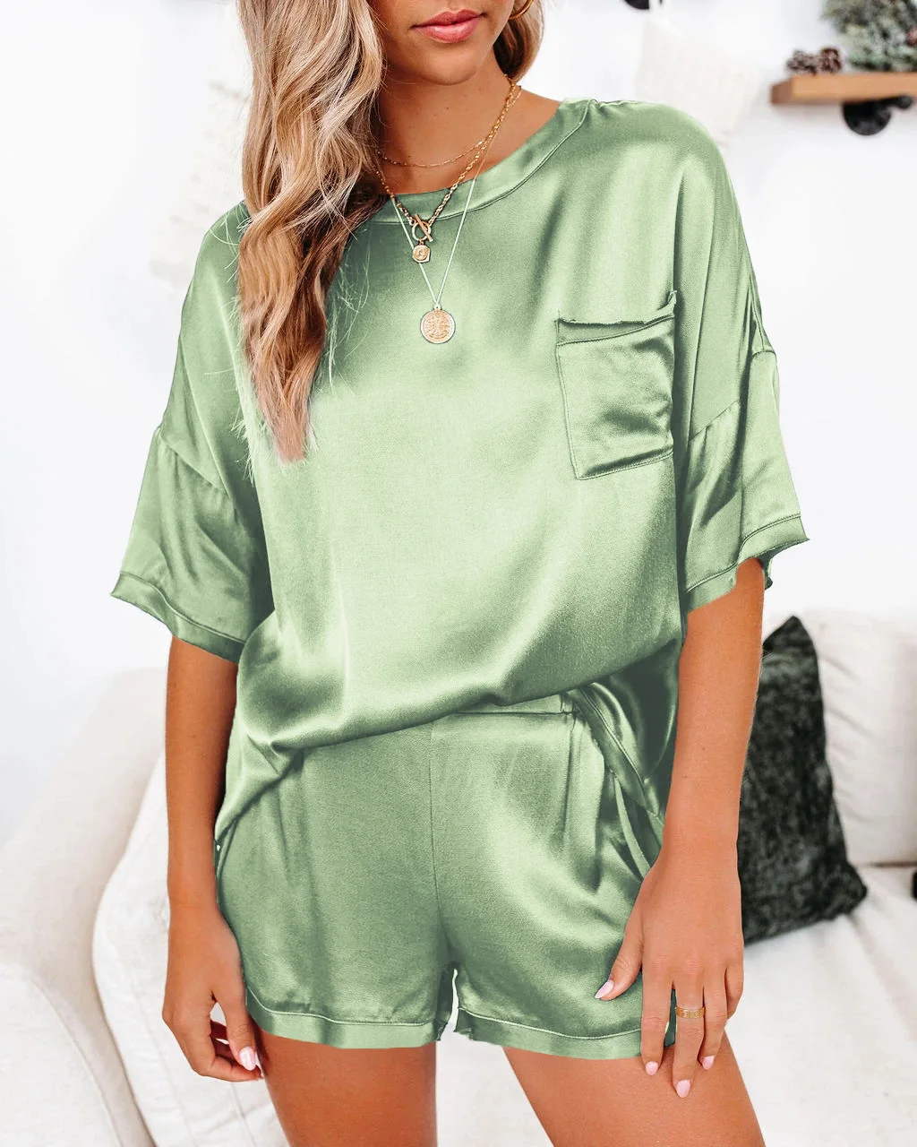 Women Two Piece Silk Satin Lounge Wear Home wear pyjamas two piece pants set Sleepwear Soft Night Dress Pajamas
Women Two Piece Silk Satin Lounge Wear Home wear pyjamas two piece pants set Sleepwear Soft Night Dress Pajamas