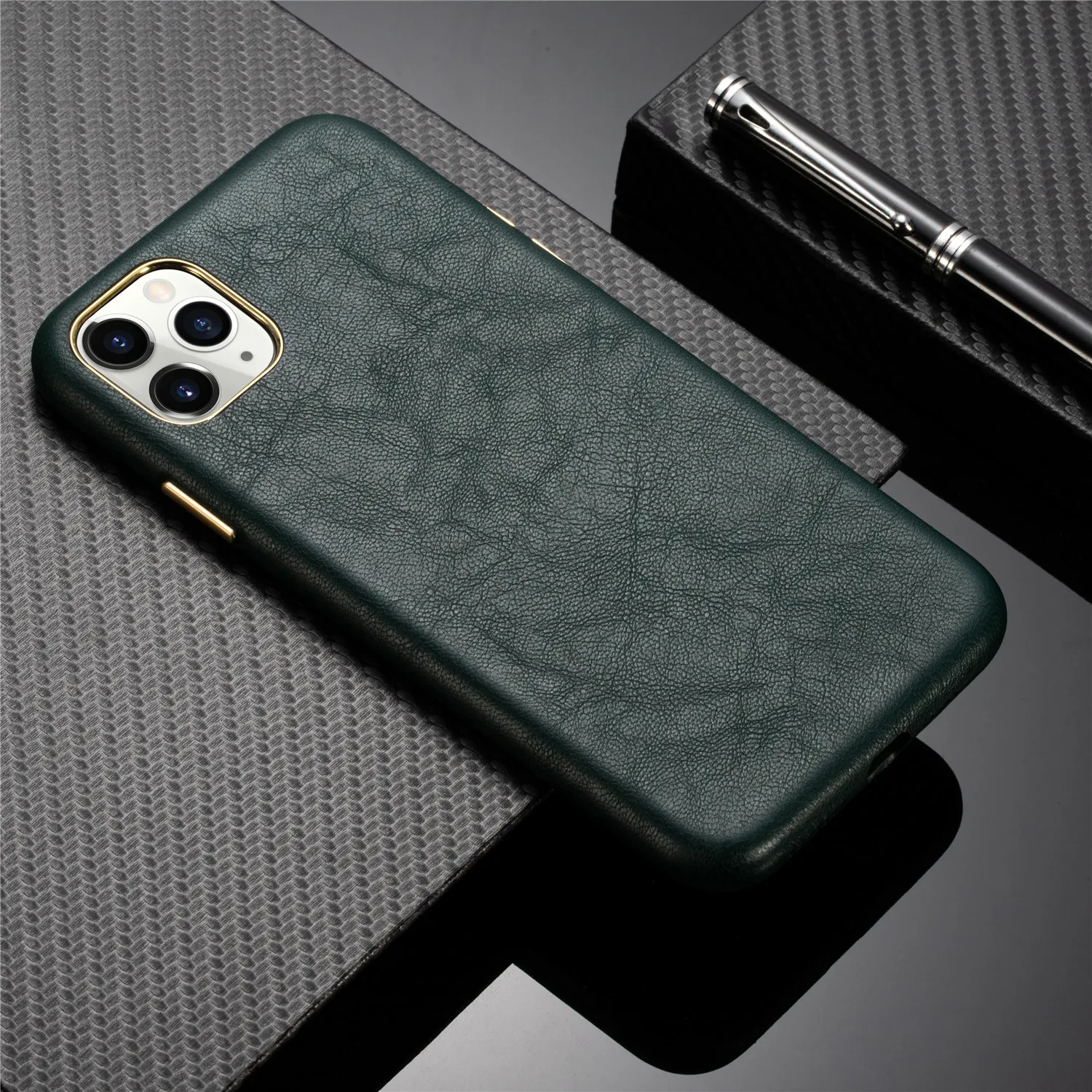 Midnight Green Luxury Genuine Leather Back Cover For iPhone SE 2020 11 Pro Max X XS XR 7 8Plus 12 Case Real Leather Metal Button
Midnight Green Luxury Genuine Leather Back Cover For iPhone SE 2020 11 Pro Max X XS XR 7 8Plus 12 Case Real Leather Metal Button