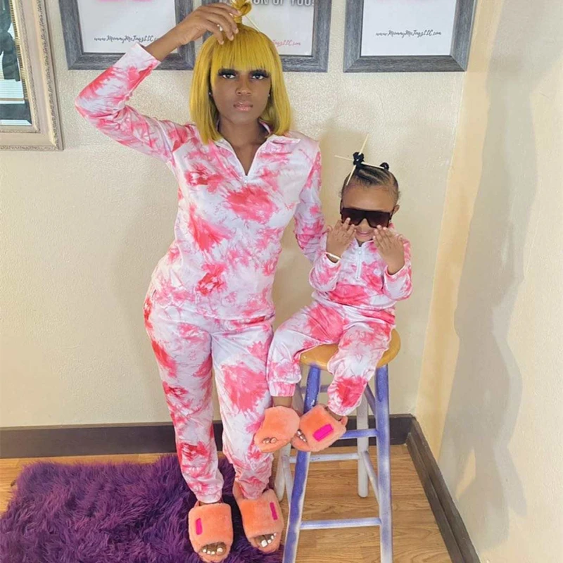 2021 Fall mommy and me outfits Tie dye hoody 2pcs long sleeve pants sets family matching Fall set women hoodies two piece sets, 2colors
2021 Fall mommy and me outfits Tie dye hoody 2pcs long sleeve pants sets family matching Fall set women hoodies two piece sets, 2colors