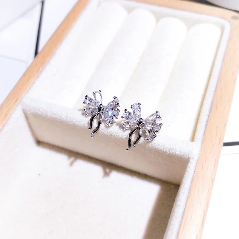 Simple and exquisite Ballerina stud earring jewelry ladies engagement wedding Valentine's day gift earrings
Simple and exquisite Ballerina stud earring jewelry ladies engagement wedding Valentine's day gift earrings
