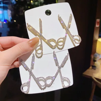 Creative Unique Design Super Flash Crystal Scissors Earrings Statement CZ Scissors Stud Earrings
Creative Unique Design Super Flash Crystal Scissors Earrings Statement CZ Scissors Stud Earrings