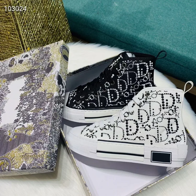 European station D letter rhinestone high top shoes women Korean version of the trend of Ins European goods high bangban platfor
European station D letter rhinestone high top shoes women Korean version of the trend of Ins European goods high bangban platfor