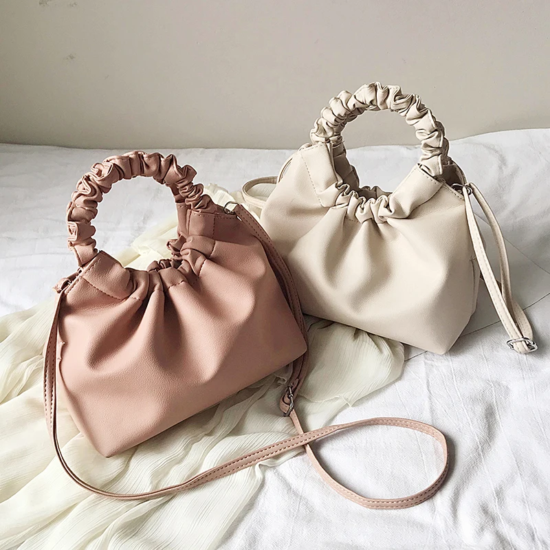 2021 new fashion shoulder underarm bag portable cloud bag Design Luxury Ruched Cloud Hand Bag, Black,gray,blue or as customers' requirement
2021 new fashion shoulder underarm bag portable cloud bag Design Luxury Ruched Cloud Hand Bag, Black,gray,blue or as customers' requirement