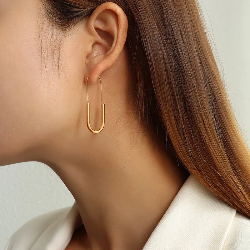 KVC Custom Fashionable Trendy Women 18K Gold Plated Stainless Steel Paper Clip Shape Girl Earrings
KVC Custom Fashionable Trendy Women 18K Gold Plated Stainless Steel Paper Clip Shape Girl Earrings