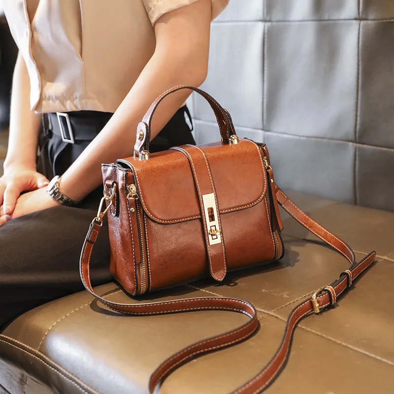 Wholesale Retro Oil Wax Leather Pu Large Capacity Shoulder Women Messenger bag Luxury Design Casual Handbag Ladies Female Purses, 3 colors
Wholesale Retro Oil Wax Leather Pu Large Capacity Shoulder Women Messenger bag Luxury Design Casual Handbag Ladies Female Purses, 3 colors