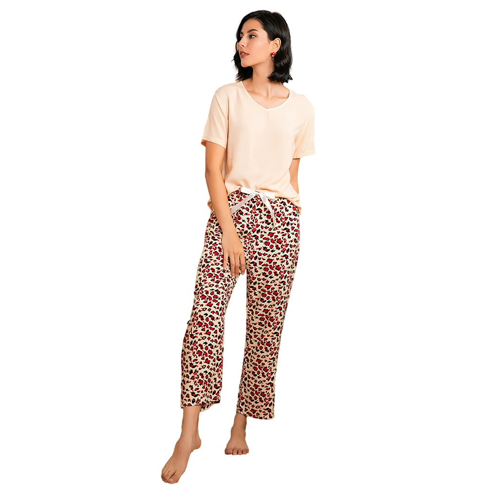 Solid apricot v-neck tshirt sleepwear pijamasfemenin algodon baju tidur rayon night suit piyama women resale pajamas wholesale, Red leopard
Solid apricot v-neck tshirt sleepwear pijamasfemenin algodon baju tidur rayon night suit piyama women resale pajamas wholesale, Red leopard