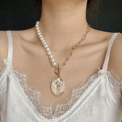 French Retro Design Irregular Pearl Link Chain Necklaces 18K Gold Plated Head Crystal Leaf Necklaces for Girls
French Retro Design Irregular Pearl Link Chain Necklaces 18K Gold Plated Head Crystal Leaf Necklaces for Girls