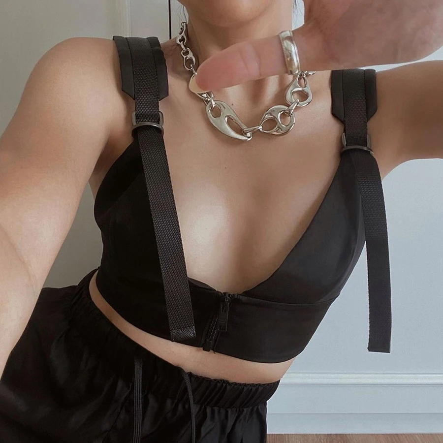Kliou K21L00490 Sexy deep V low - cut back top crop halter strap 2021 new women's vests
Kliou K21L00490 Sexy deep V low - cut back top crop halter strap 2021 new women's vests