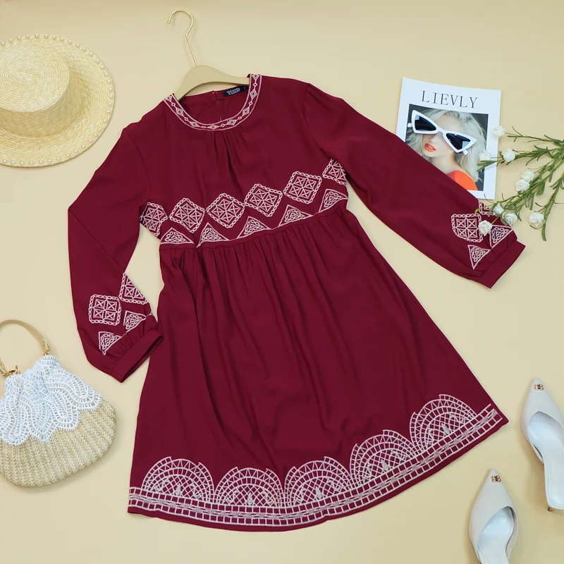 Wholesale 4 Colors Embroider Long Sleeve Women's Plus Size Casual Loose Fall Dresses, Blue/purple/maroon/navy
Wholesale 4 Colors Embroider Long Sleeve Women's Plus Size Casual Loose Fall Dresses, Blue/purple/maroon/navy