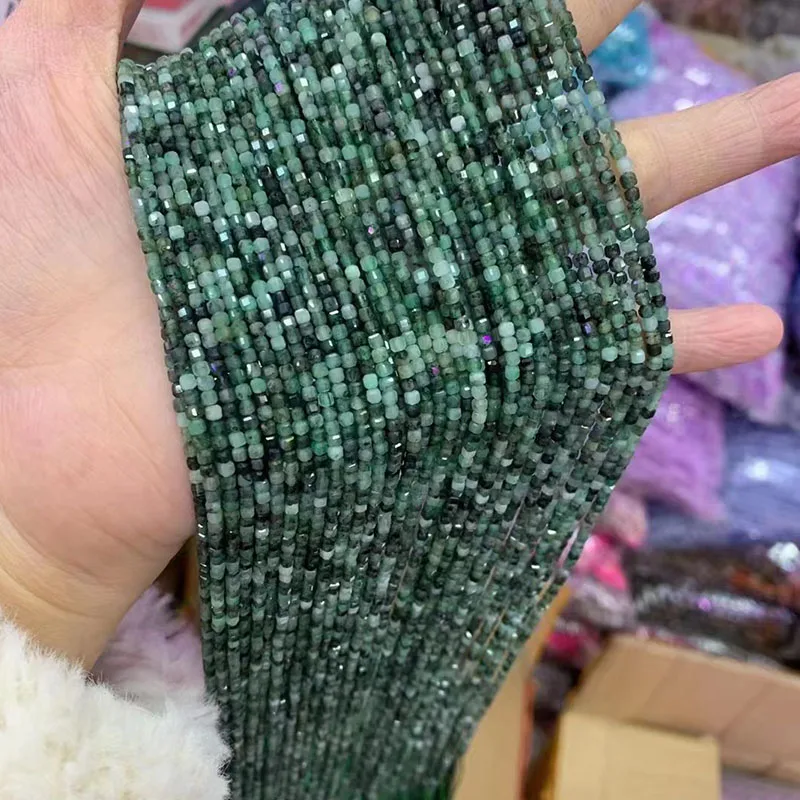 

Natural Green Emerald Gemstone Beads 2-4mm Faceted Cutting Loose Gems Emerald Beads for Jewelry Making