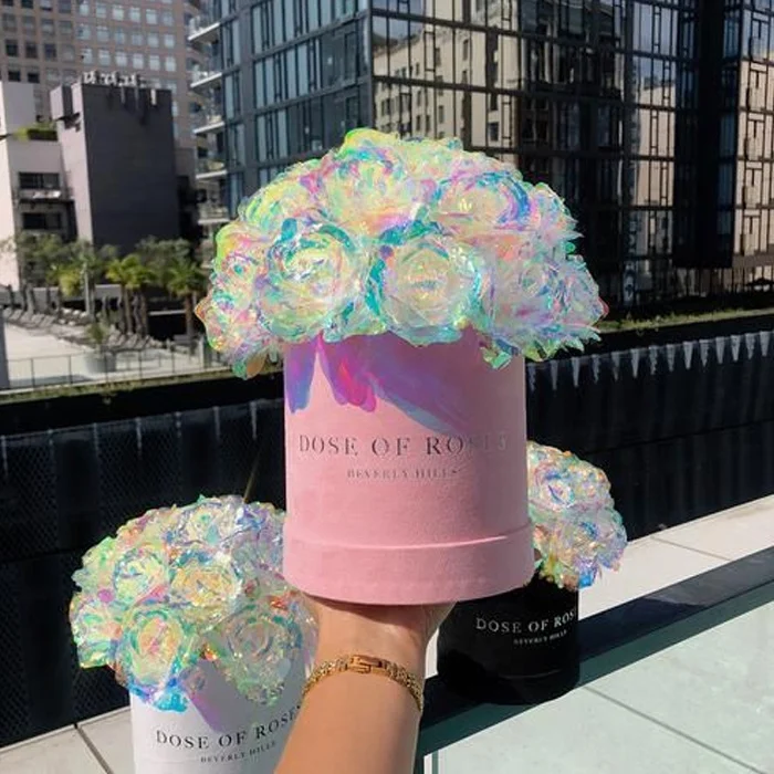 Round Shaped Flower Gift Box Paper Tube Cylinder Shaped Gift Box Flower Packaging Gold Stamping Packaging Box with Custom Logo
Round Shaped Flower Gift Box Paper Tube Cylinder Shaped Gift Box Flower Packaging Gold Stamping Packaging Box with Custom Logo