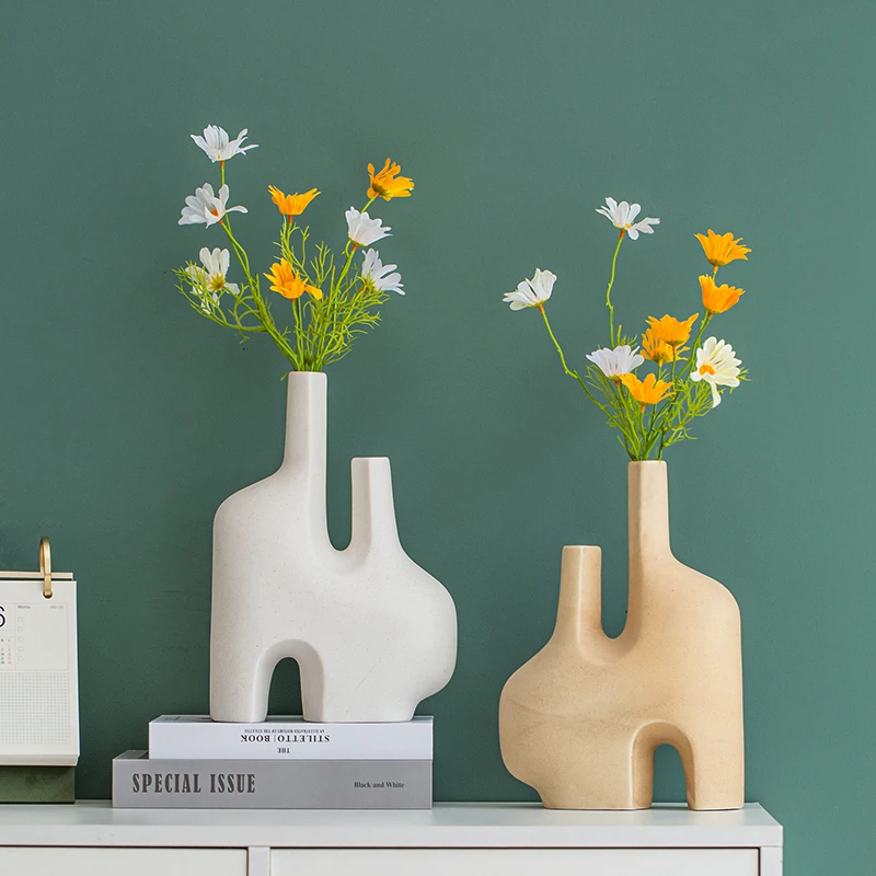 Nordic irregular shape Crafts desktop home Decoration white Flower pot Wedding Decor Ceramic Vases
Nordic irregular shape Crafts desktop home Decoration white Flower pot Wedding Decor Ceramic Vases