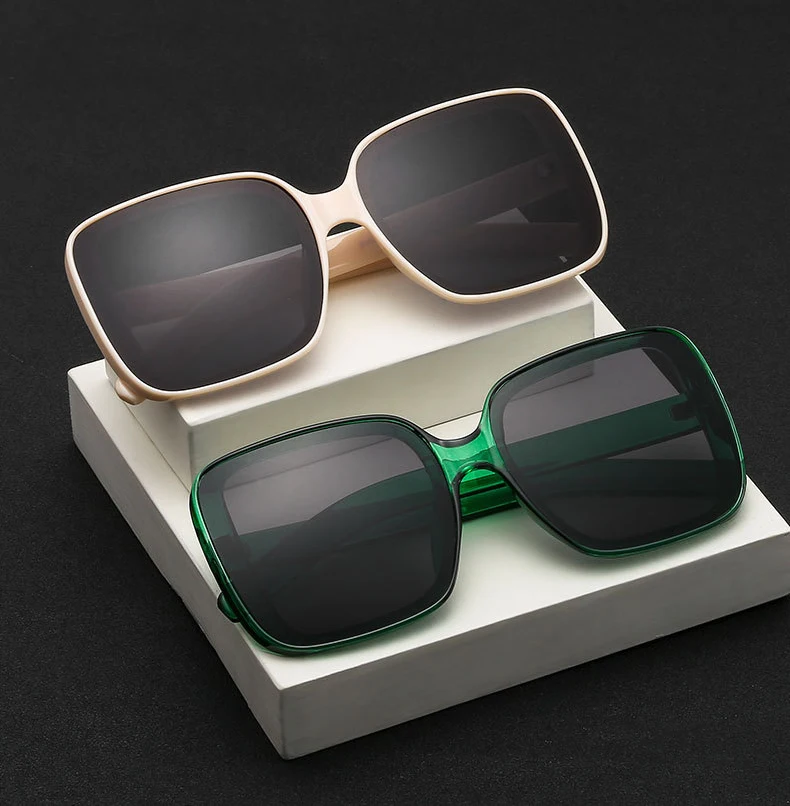 2022 New arrival PC frame UV400 protection AC lens fashion women sunglasses oversized square sunglasses
2022 New arrival PC frame UV400 protection AC lens fashion women sunglasses oversized square sunglasses