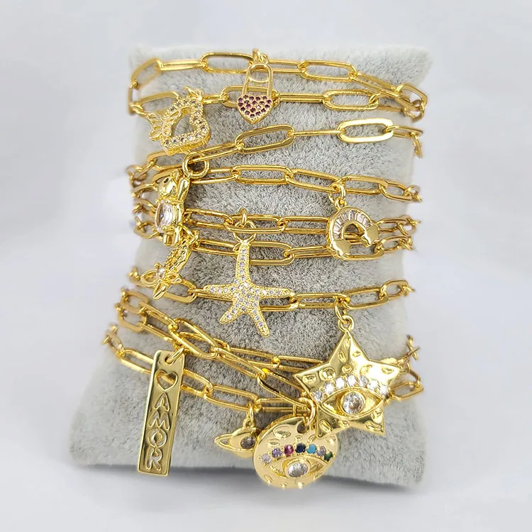 BC1280 Gold Plated Paper Clip Chain Bracelet with Zircon CZ Mary Star Moon and Star Hamsa Hand Charm, As photo
BC1280 Gold Plated Paper Clip Chain Bracelet with Zircon CZ Mary Star Moon and Star Hamsa Hand Charm, As photo
