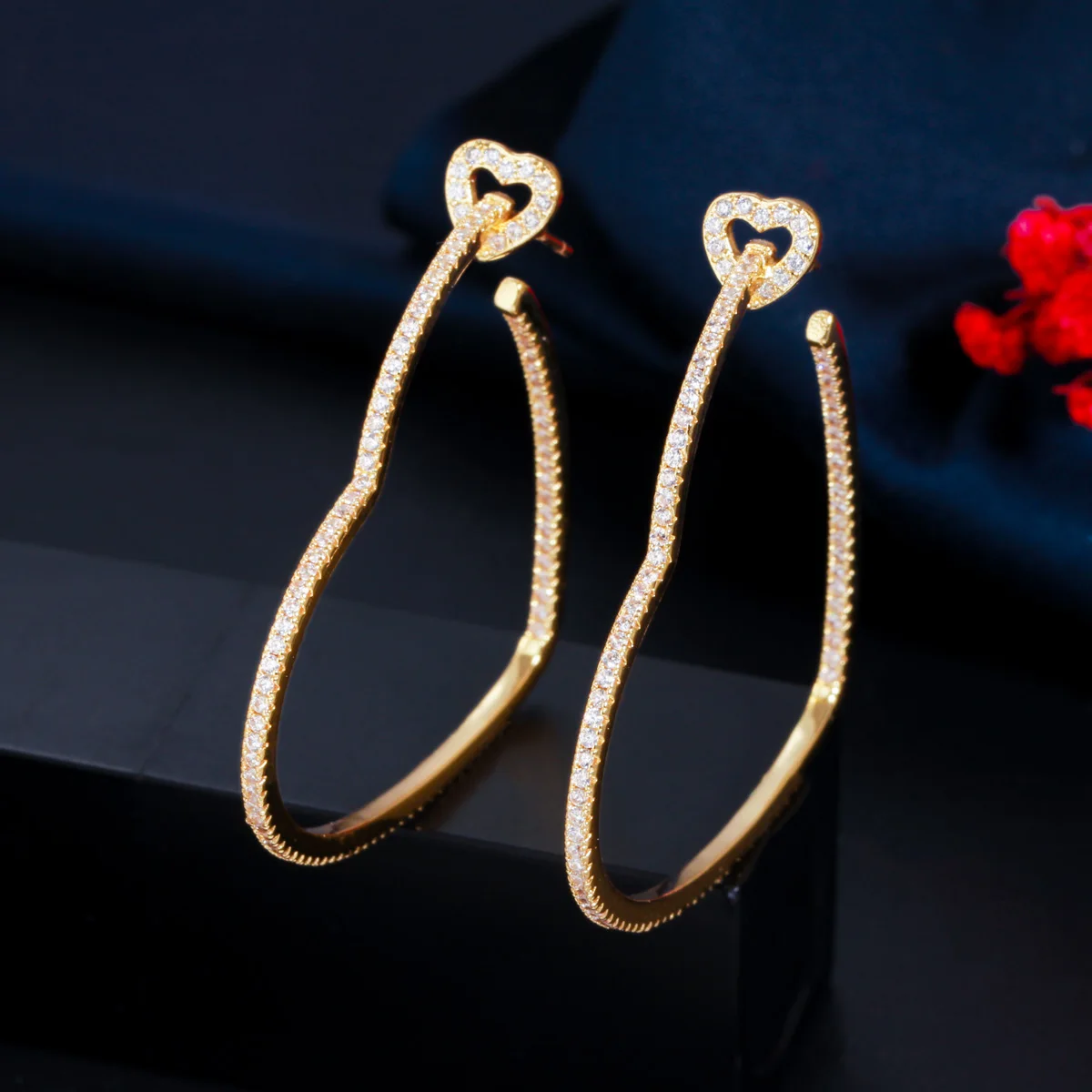 2021 New Trendy White Cubic Zirconia Yellow Gold Plated Love Heart Shape Big Hoop Earrings for Women Jewelry Gift
2021 New Trendy White Cubic Zirconia Yellow Gold Plated Love Heart Shape Big Hoop Earrings for Women Jewelry Gift