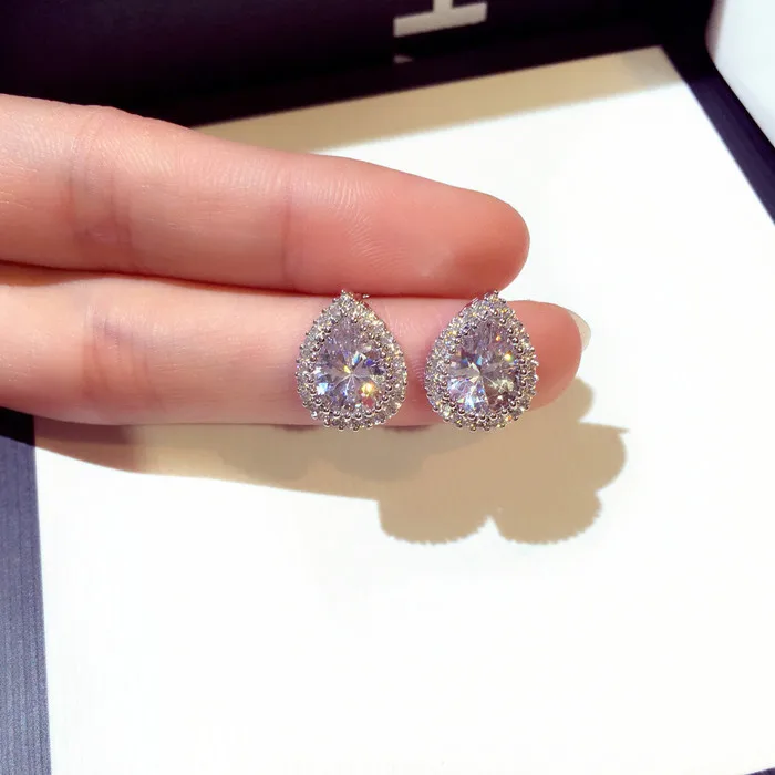 Simple Sparkling Rhinestone Water Drop Stud Earrings CZ Cubic Zirconia Crystal Waterdrop Earring
Simple Sparkling Rhinestone Water Drop Stud Earrings CZ Cubic Zirconia Crystal Waterdrop Earring