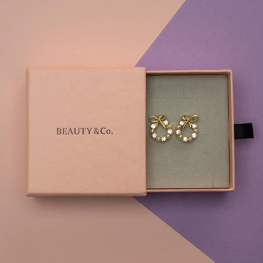 Custom Private Logo Luxury Paperboard with Pink Microfiber Inside Gift Packaging Jewelry Box, Customized color
Custom Private Logo Luxury Paperboard with Pink Microfiber Inside Gift Packaging Jewelry Box, Customized color
