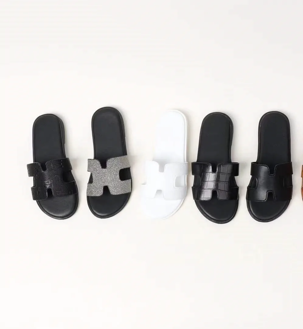 Designer clothes Children's slippers 2022 girls summer cute kids baby indoor home bathing bathroom non-slip sandals and slippers
Designer clothes Children's slippers 2022 girls summer cute kids baby indoor home bathing bathroom non-slip sandals and slippers