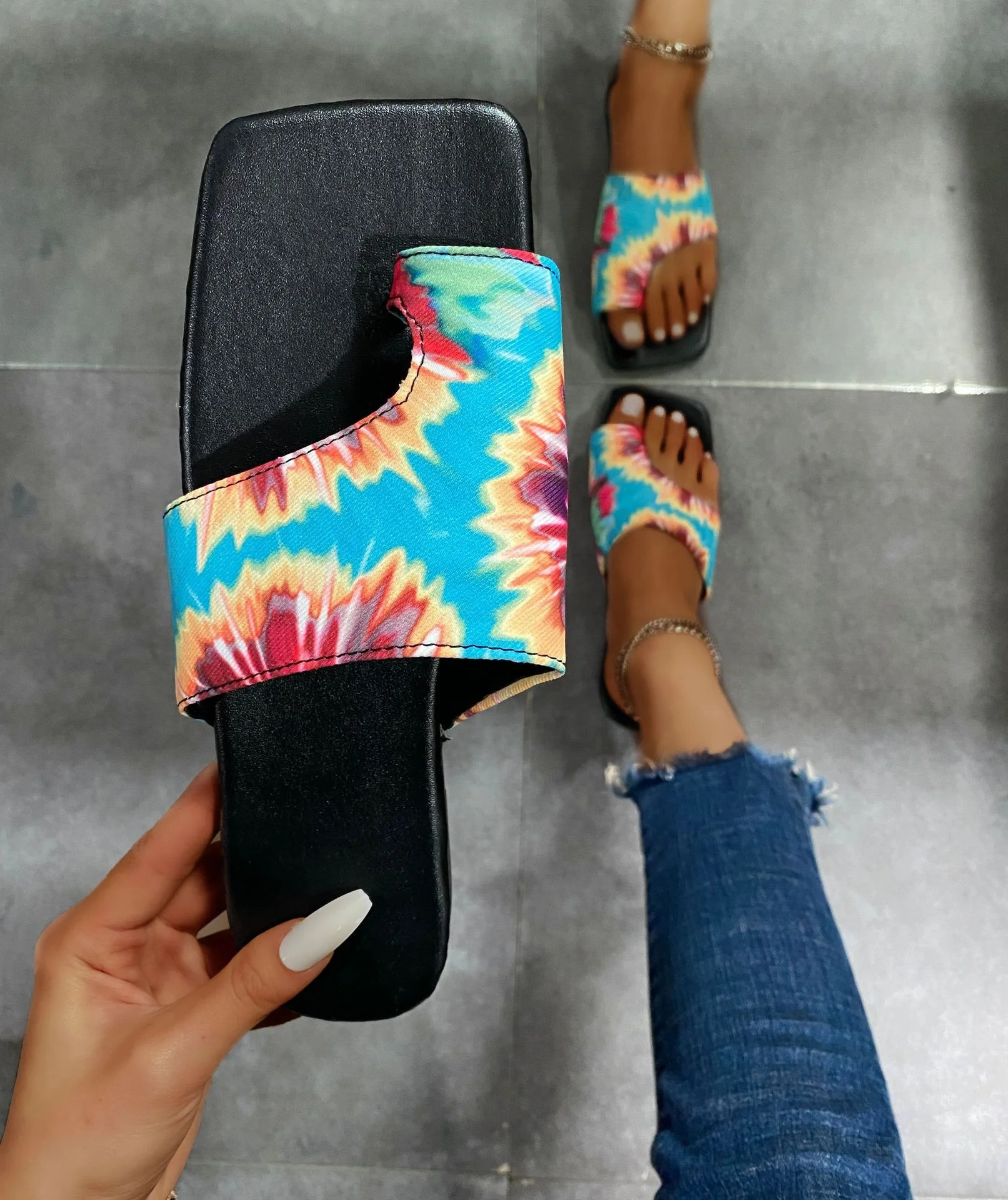 Large Size Ladies Sun Flower Print Slippers 2021 Square Toe Sandals for Women Fashion Rainbow Flip Flop Shoes, 2 colors
Large Size Ladies Sun Flower Print Slippers 2021 Square Toe Sandals for Women Fashion Rainbow Flip Flop Shoes, 2 colors