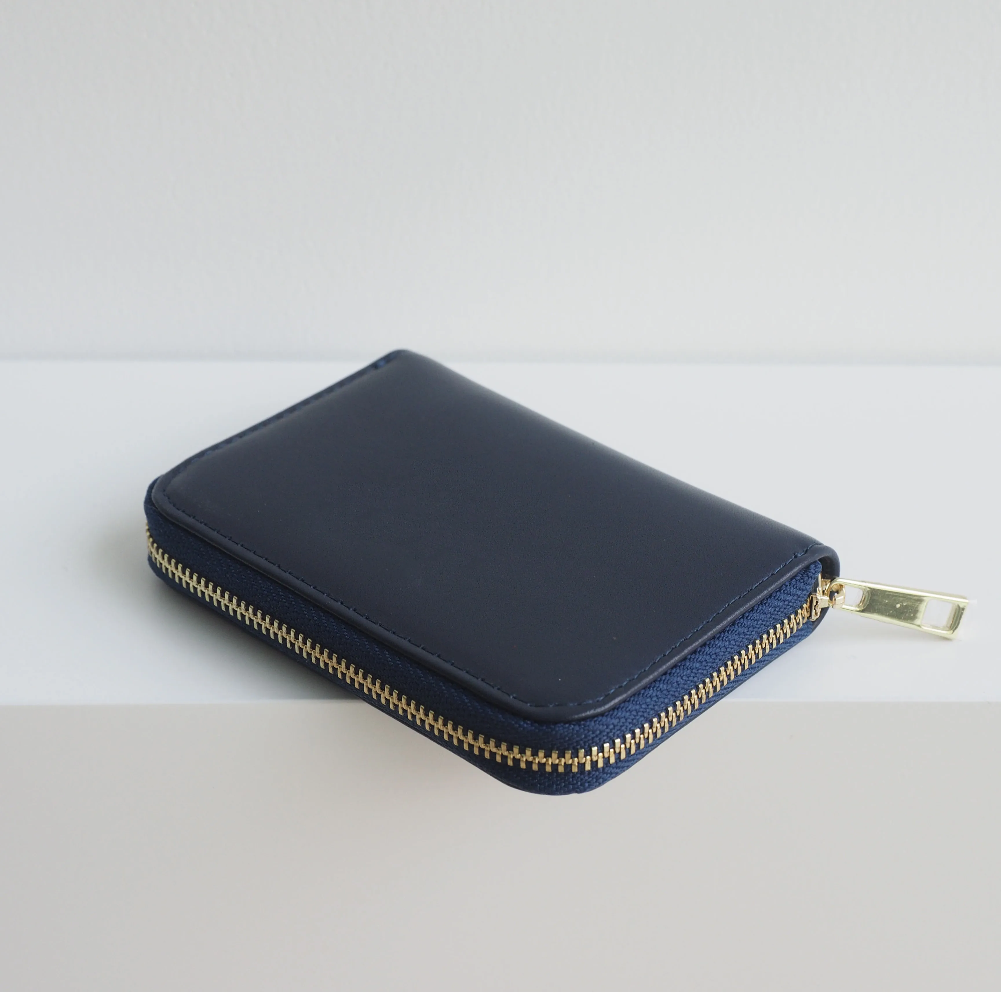 Hot sale premium quality nappa leather women zipper coin purse unisex navy mini coin purse
Hot sale premium quality nappa leather women zipper coin purse unisex navy mini coin purse