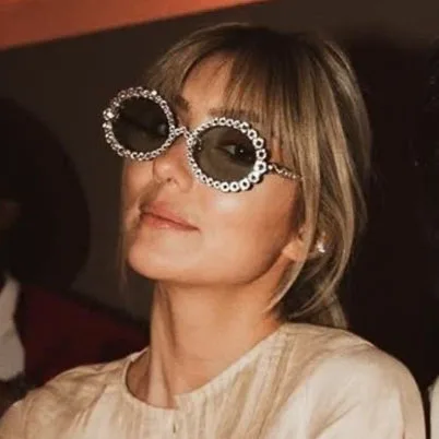 ladies metal vintage round trendy fashion bling diamond women shades sun glasses sunglasses 2021
ladies metal vintage round trendy fashion bling diamond women shades sun glasses sunglasses 2021