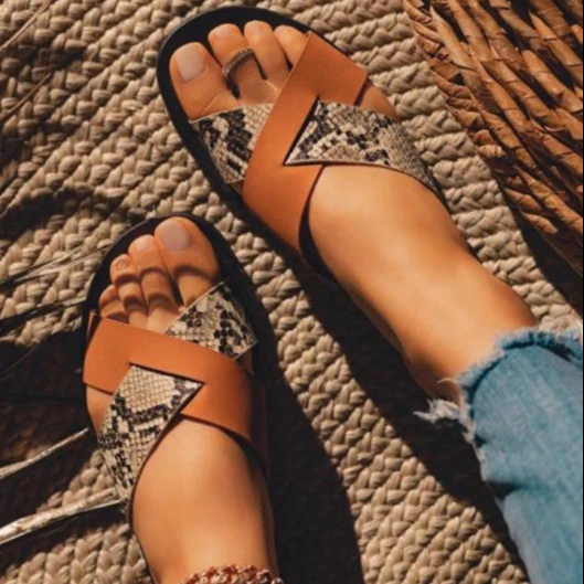 woman shoes new arrivals 2020 Summer Beach women shoes Cute Fashion Design flat sandals for women and ladies, Yellow ,black ,brown
woman shoes new arrivals 2020 Summer Beach women shoes Cute Fashion Design flat sandals for women and ladies, Yellow ,black ,brown