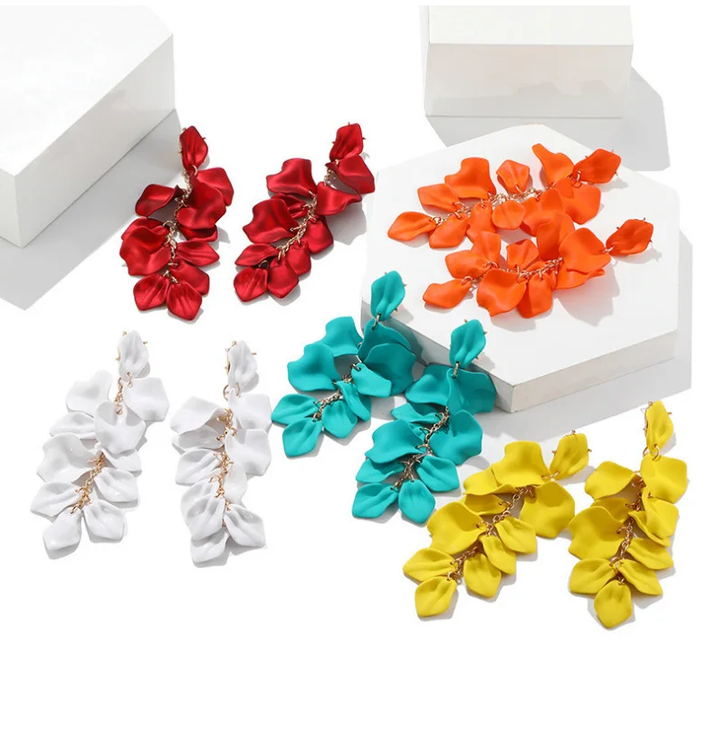 2021 Fashion earrings exaggeration Rose petal leaf long earrings red petal eardrop Korean earrings, As picture
2021 Fashion earrings exaggeration Rose petal leaf long earrings red petal eardrop Korean earrings, As picture