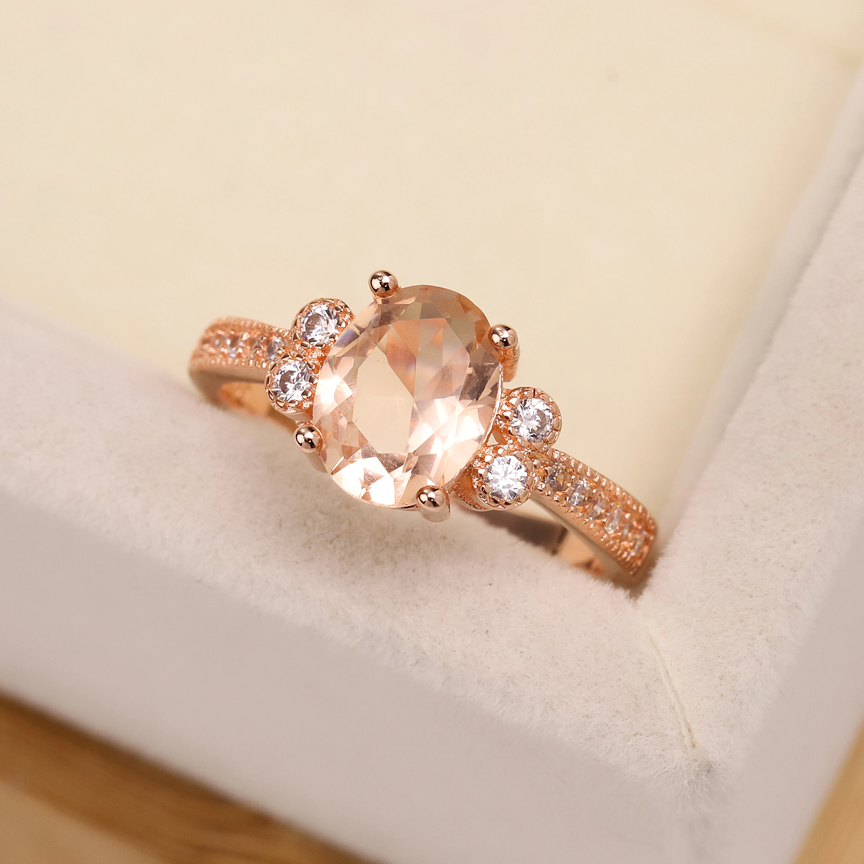 Best selling European and American S925 silver plated rose gold wedding ring zircon lady champagne goose egg crystal jewelry
Best selling European and American S925 silver plated rose gold wedding ring zircon lady champagne goose egg crystal jewelry